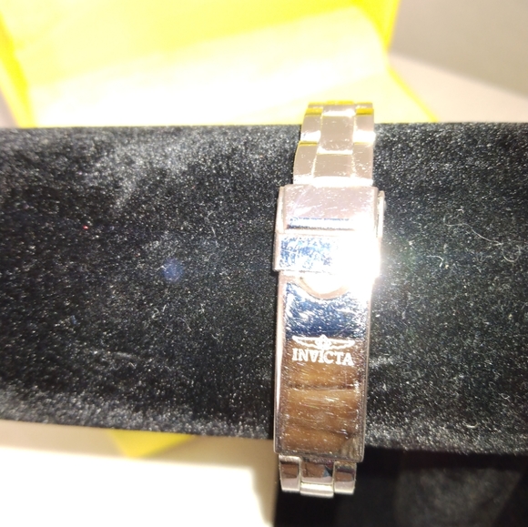 INVICTA STAINLESS STEEL & DIAMOND WATCH - Picture 2 of 7